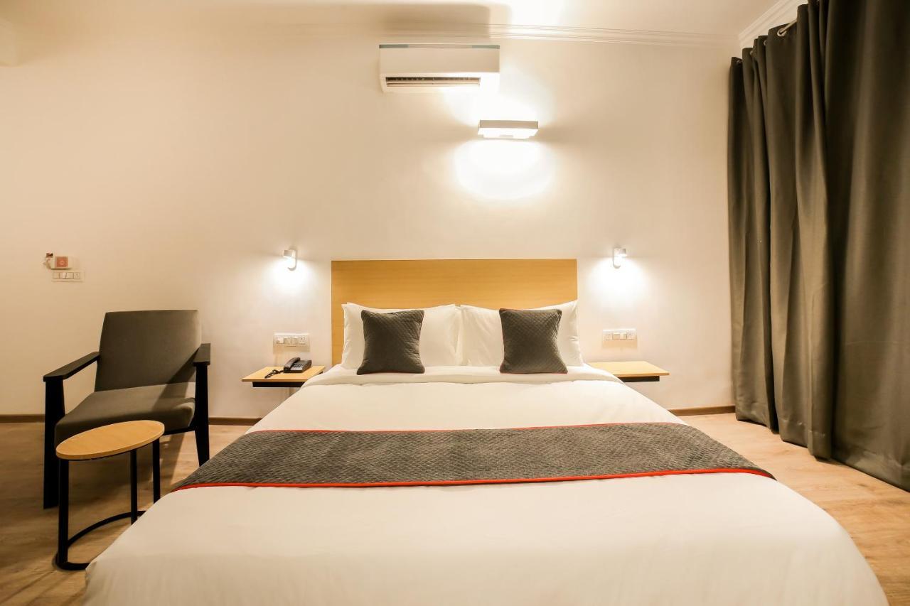 Townhouse 330 Dlf Phase-2 Near Leisure Valley Park Gurgaon Eksteriør billede