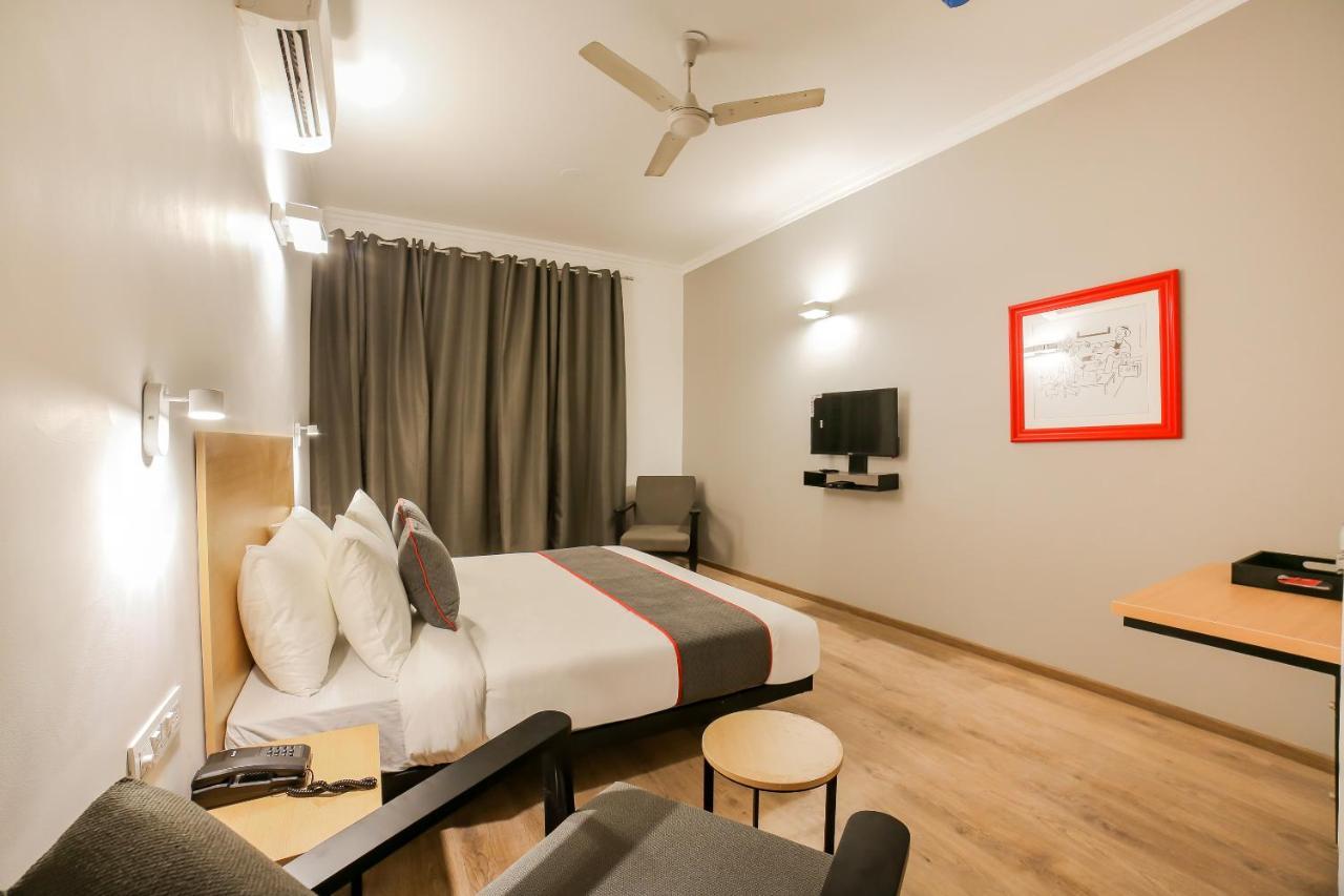 Townhouse 330 Dlf Phase-2 Near Leisure Valley Park Gurgaon Eksteriør billede