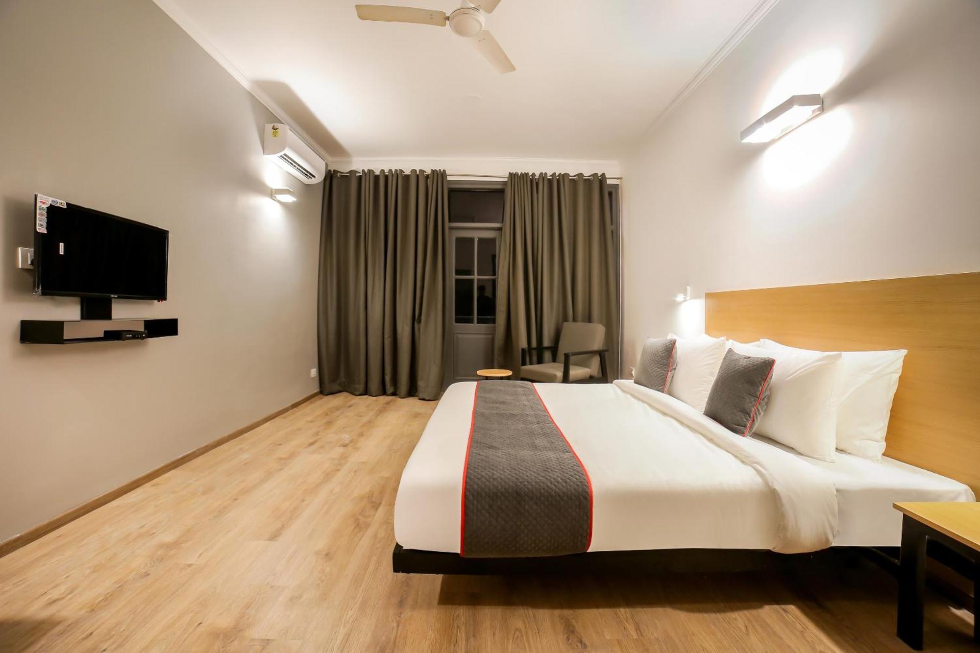 Townhouse 330 Dlf Phase-2 Near Leisure Valley Park Gurgaon Eksteriør billede