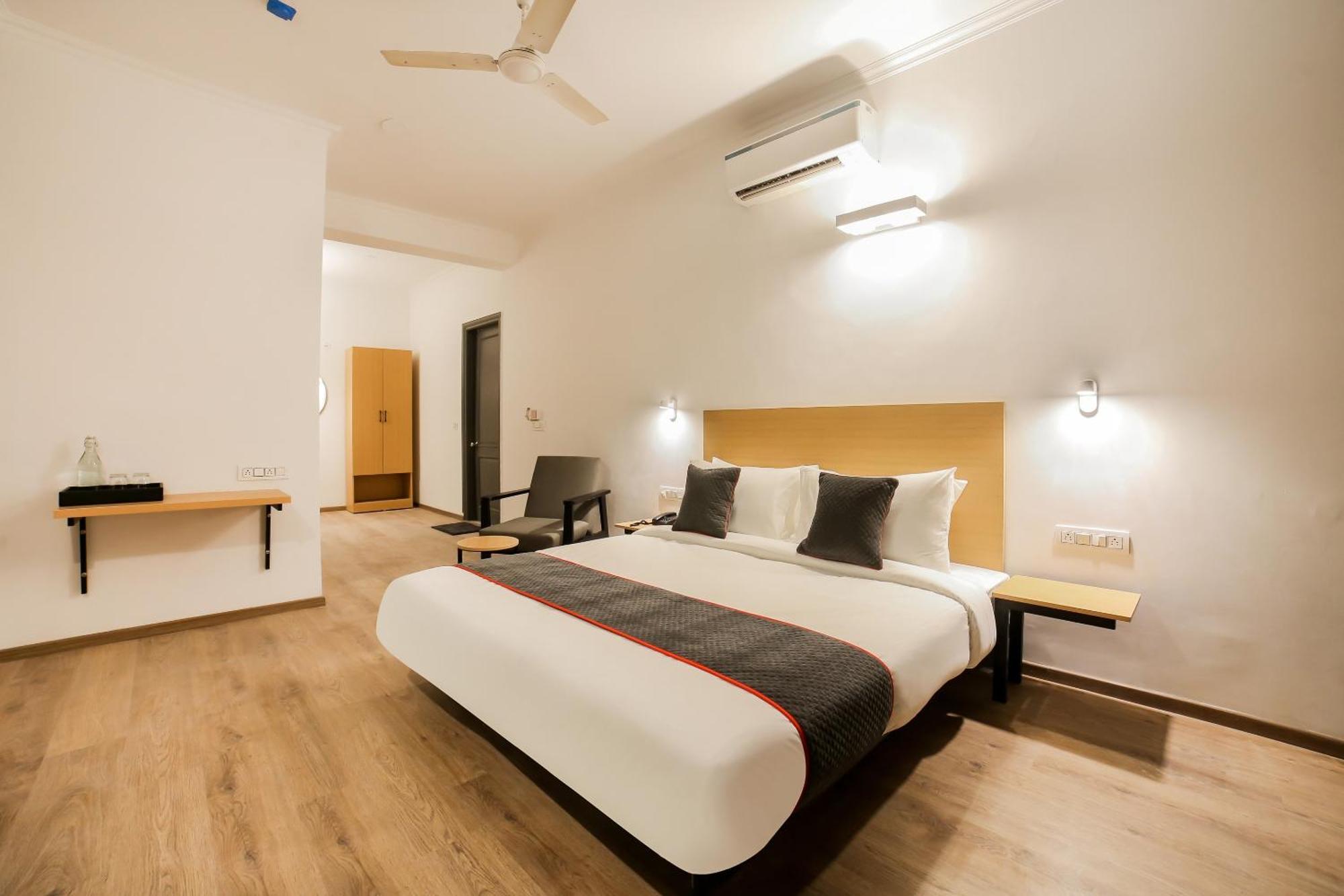 Townhouse 330 Dlf Phase-2 Near Leisure Valley Park Gurgaon Eksteriør billede