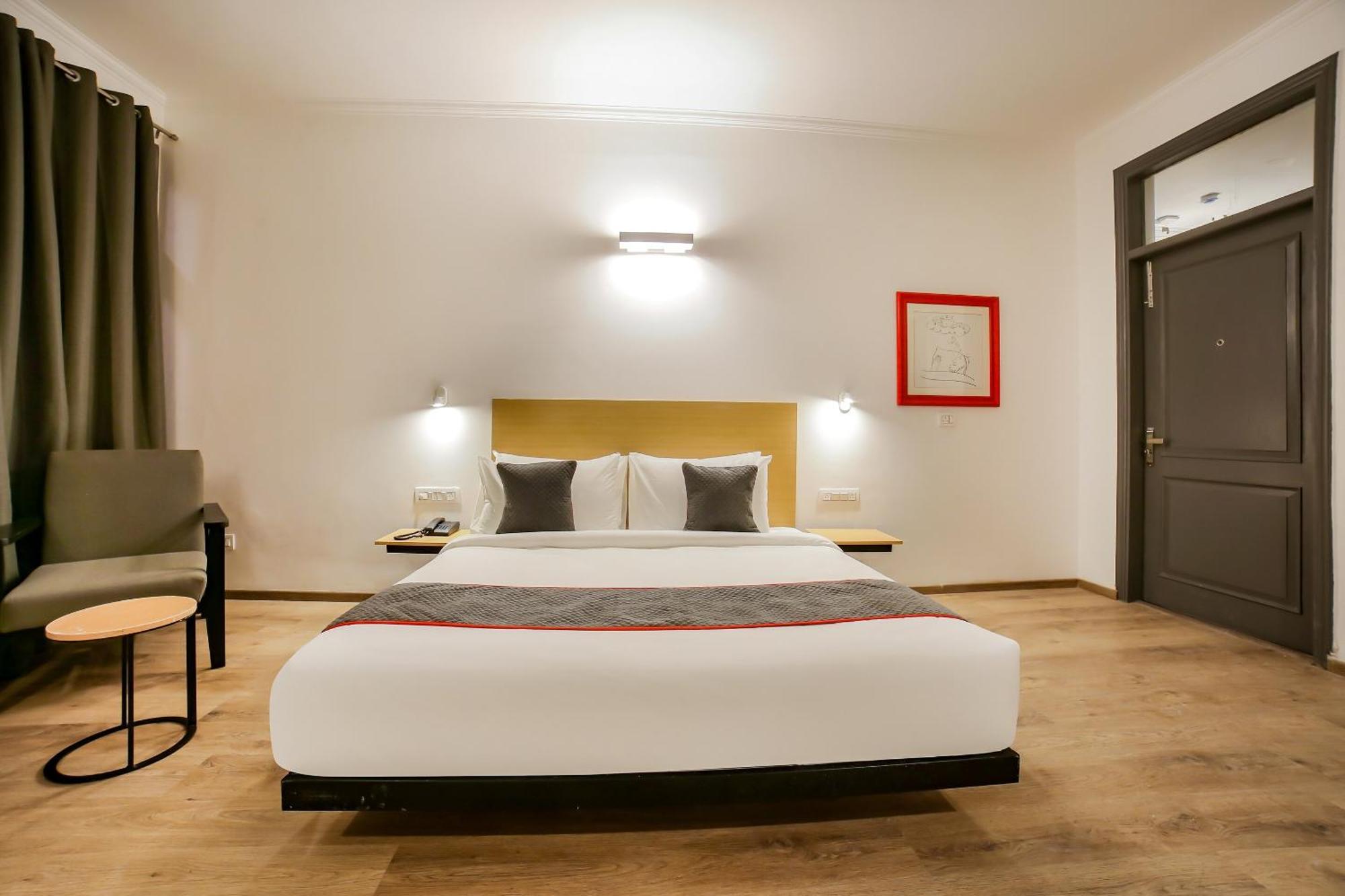 Townhouse 330 Dlf Phase-2 Near Leisure Valley Park Gurgaon Eksteriør billede