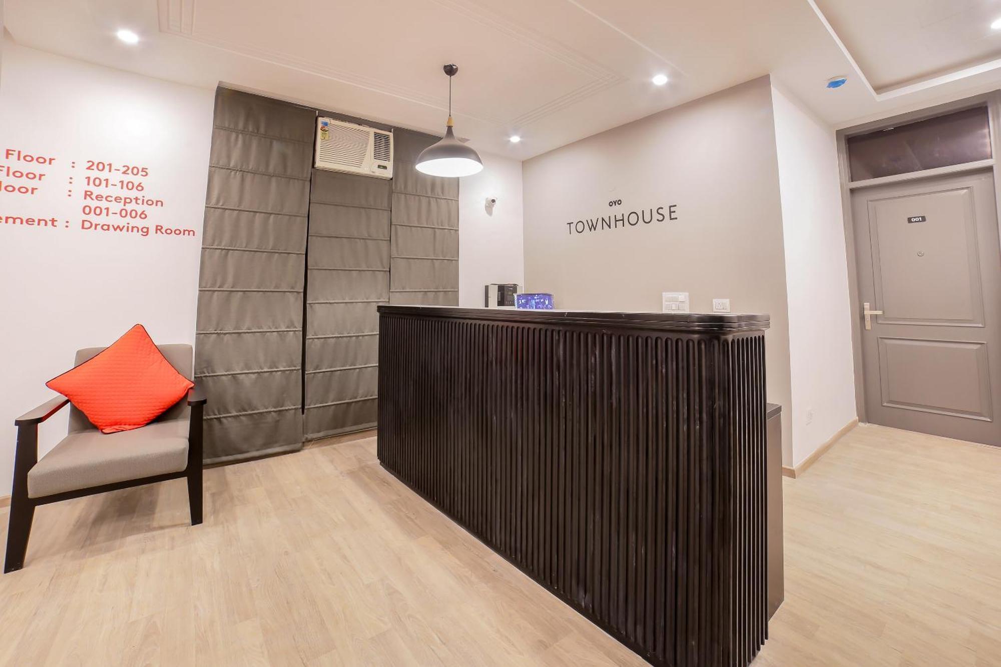 Townhouse 330 Dlf Phase-2 Near Leisure Valley Park Gurgaon Eksteriør billede